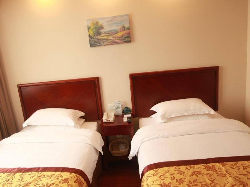 Greentree Minhang District Pujiang Town Jiangyue Road Metro Station Hotel